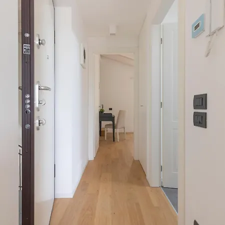 Olmo Apartment *