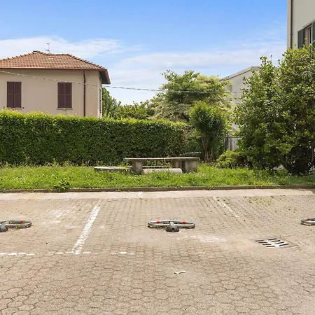 Olmo Apartment *